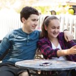 teen-couple-selfie